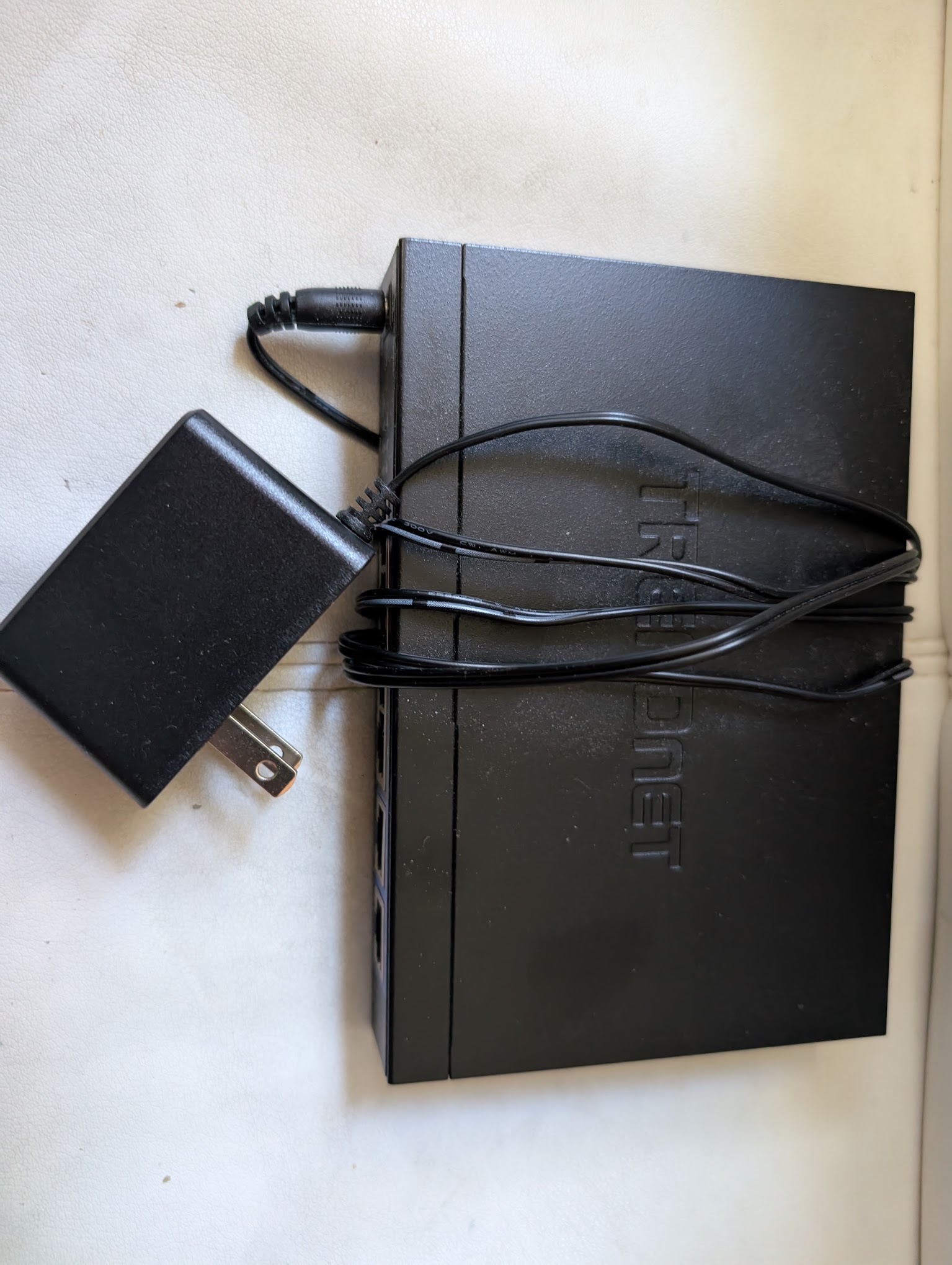 TRENDnet Gigabit Switch photo 2